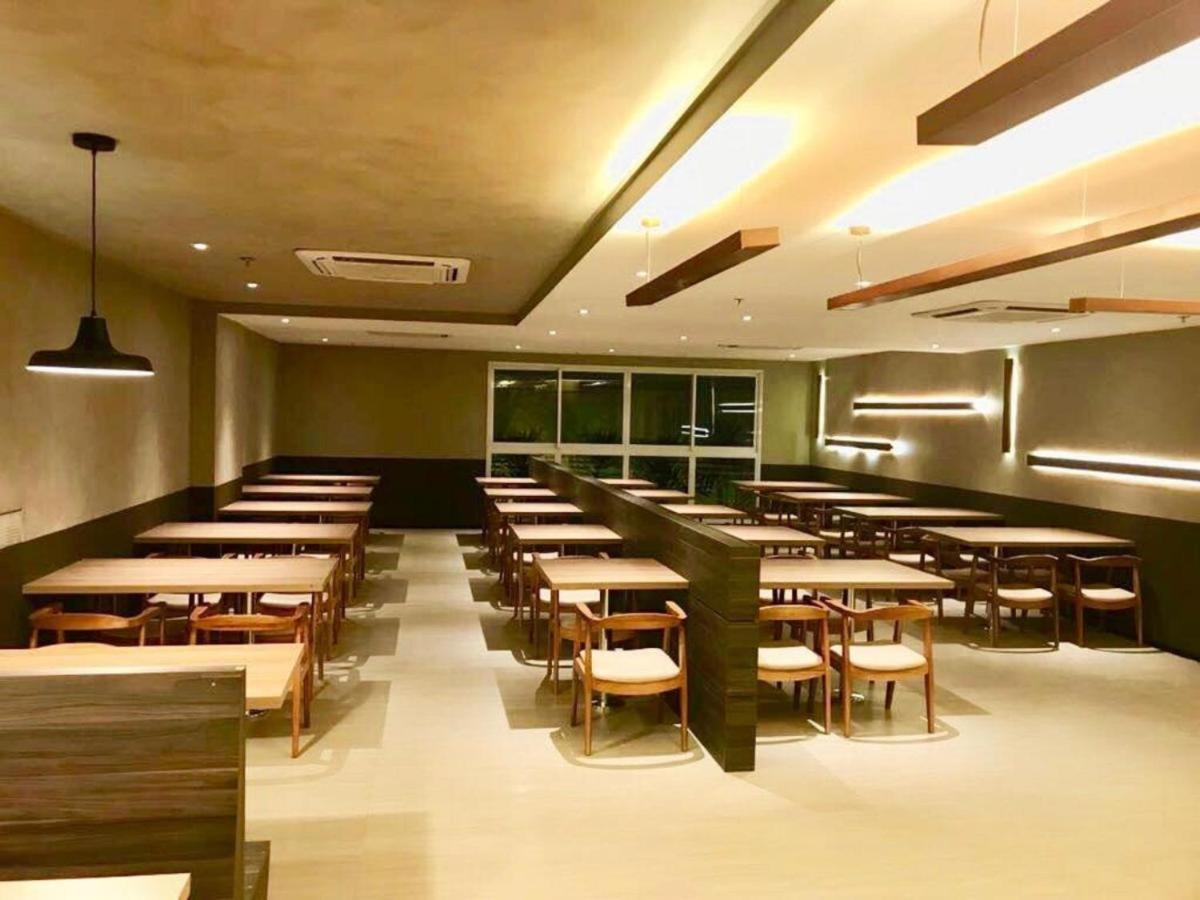 Quarto Executivo Para Sua Estadia De Trabalho 캄푸스 두스 고이타카지스 외부 사진